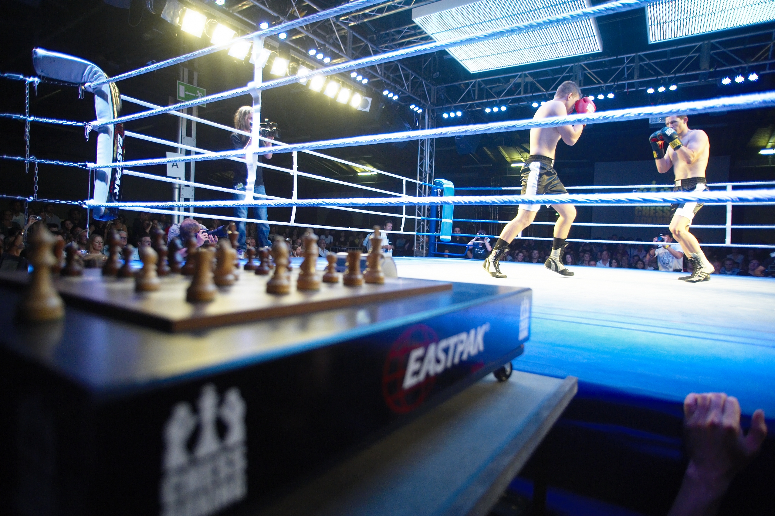 What is chess boxing?