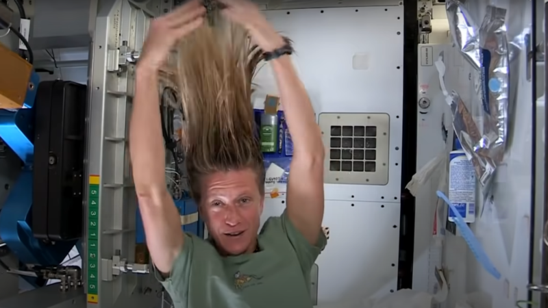 How astronauts wash their hair