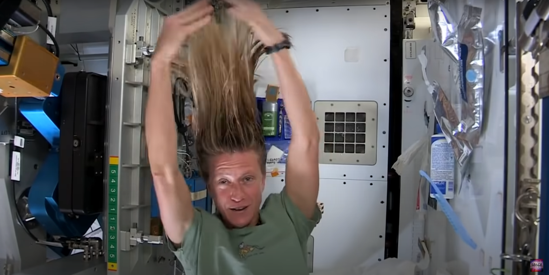How astronauts wash their hair